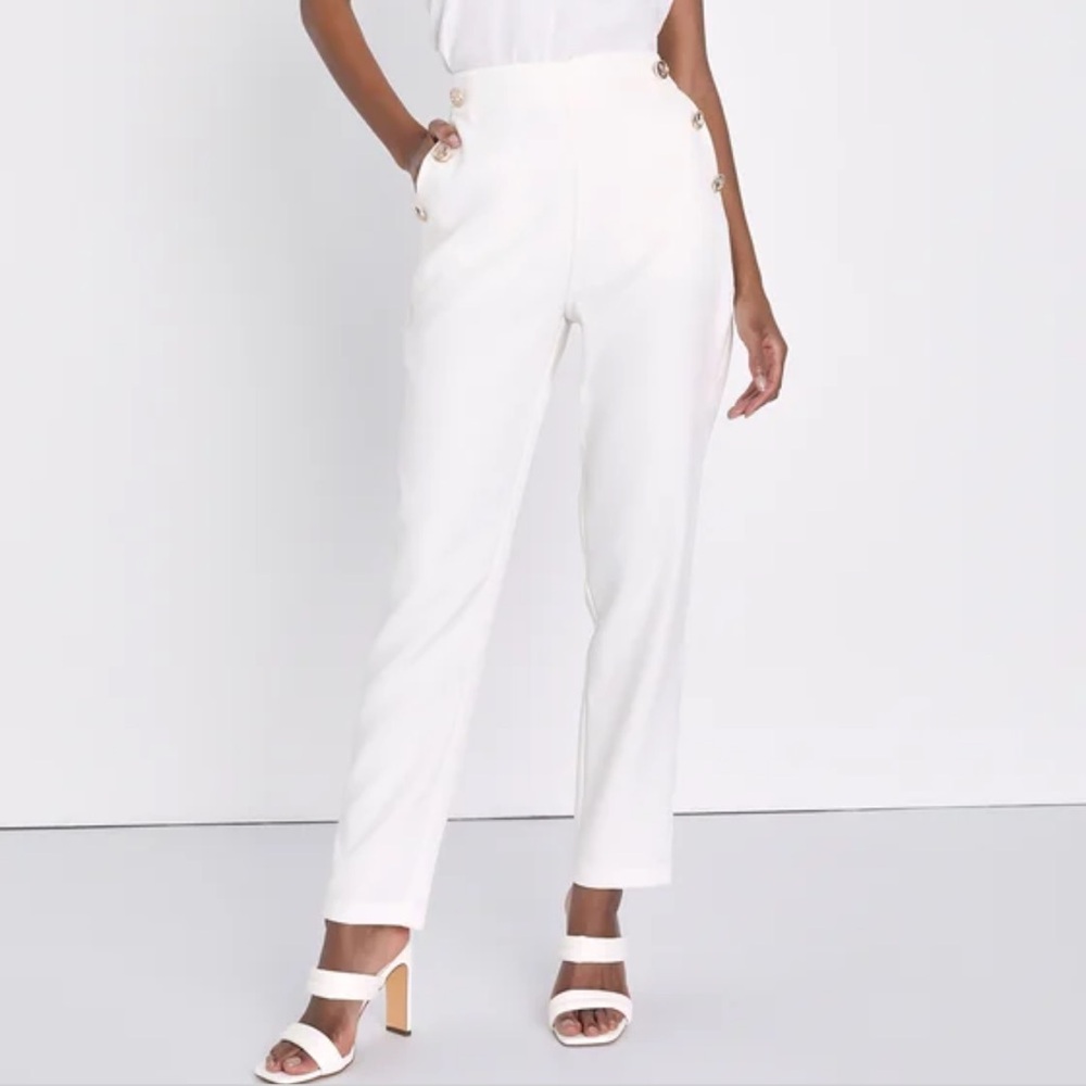 Lulu’s white button pants